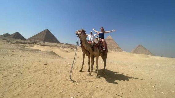 pyramids camel riding